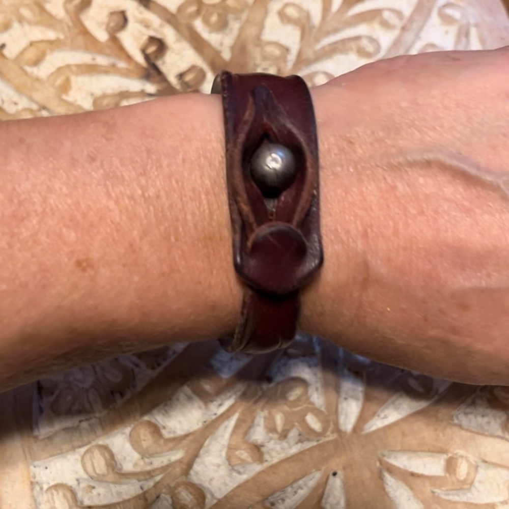 Beautiful Rustic Leather Cuff womens Bracelet